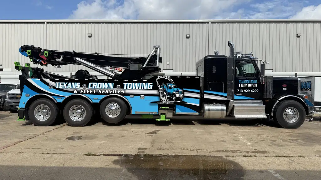 Side profile of our 50-ton Miller Century 1150 rotator